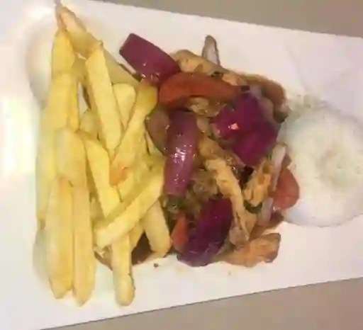 Pollo Saltado
