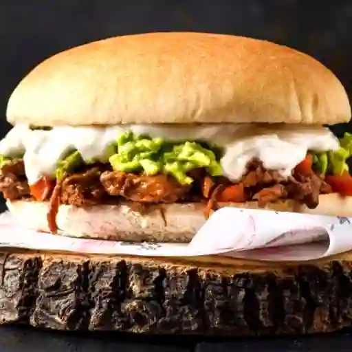 Sándwich Mechada Palta Mayo