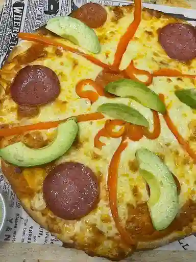 Pizza Mediana Jamaica