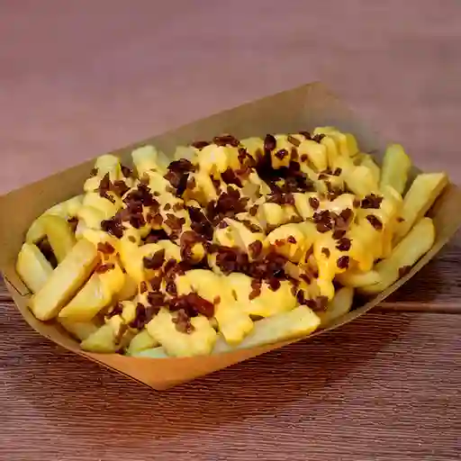 Papas Fritas con Tocino Maíx y Queso