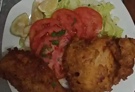 Pollo Broaster con Ensalada