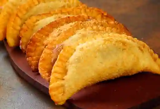 Docena Empanadas Fritas de Carne