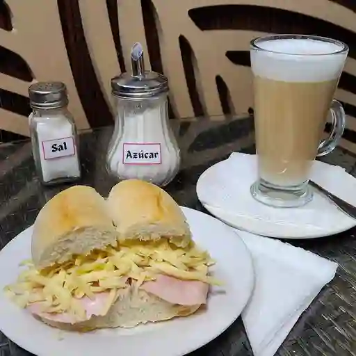 Sándwich Aliado + Café Mediano