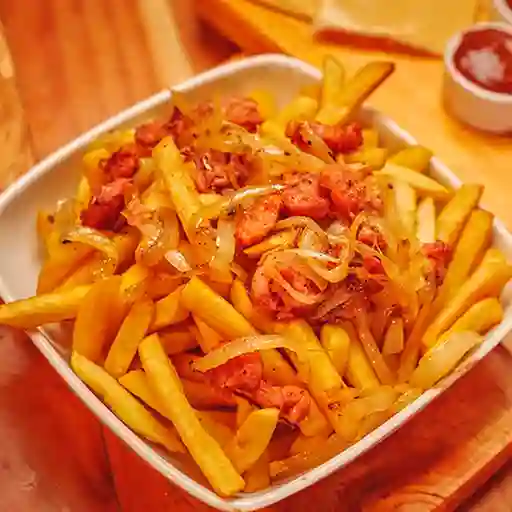 Papas Fritas con Cebolla y Longaniza