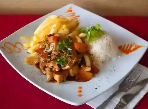 Saltado de Pollo