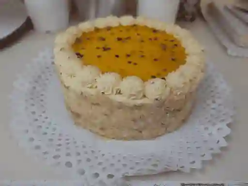 Porción de Torta Panqueque Manjar Maracuyá