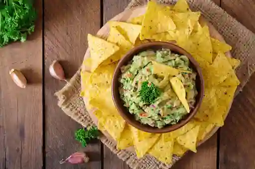 Nachos con Guacamole