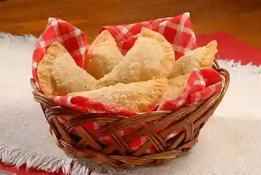 Canasto Empanaditas de Carne Fritas