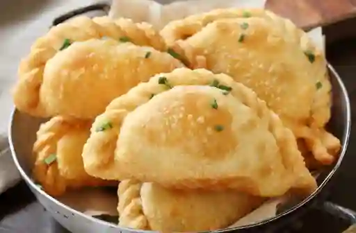 Canasto Empanaditas de Queso Fritas