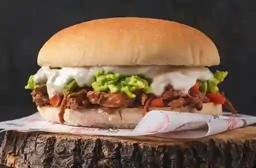 Sándwich de Carne Mechada