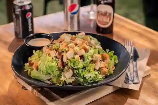 Ensalada César de Pollo Apanado