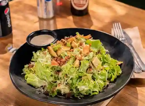 Ensalada César Tradicional y Pollo
