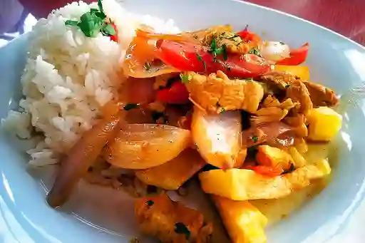 Lomo Saltado de Pollo