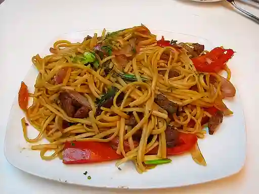 Tallarín Saltado