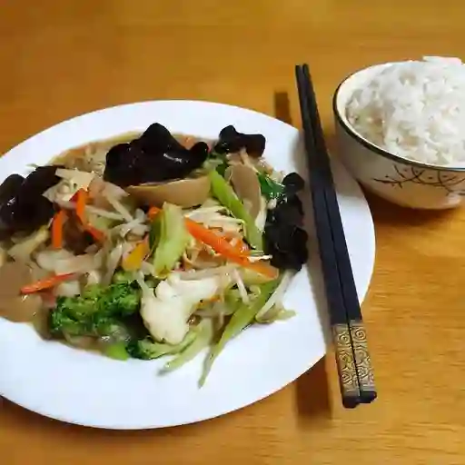 Chapsui de Verduras con Arroz