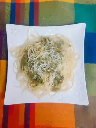 Spaghuetti al Pesto