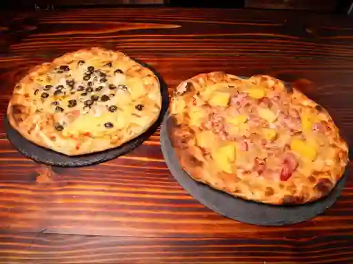 2 Pizzas a Eleccion 24cm, 2 Aros de Cebolla y Bebida 2 Lt