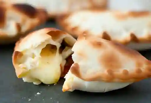 Empanada Caprese