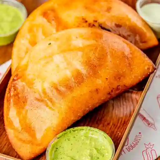 Empanada de Jamón y Queso