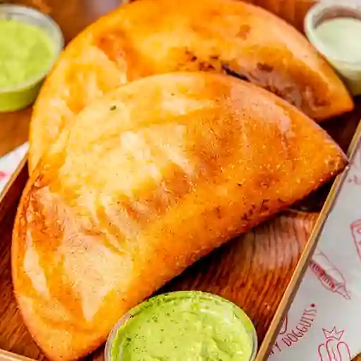 Empanada de Caraota con Queso