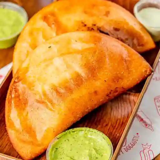 Empanada de Gordon Blue de Pollo