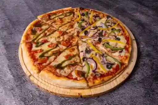 Pizza Mitad Vegetariana y Mitad Romana