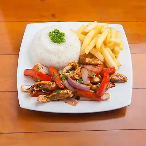 Pollo Saltado