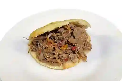 Arepa Carne Mechada