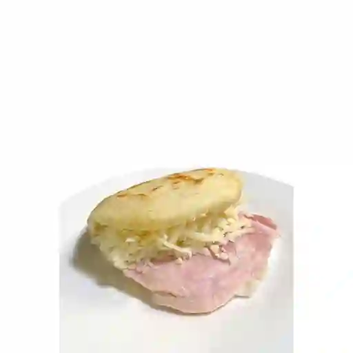 Arepa Frita de Jamón y Queso