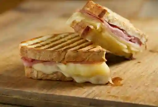 Sándwich de Jamón y Queso