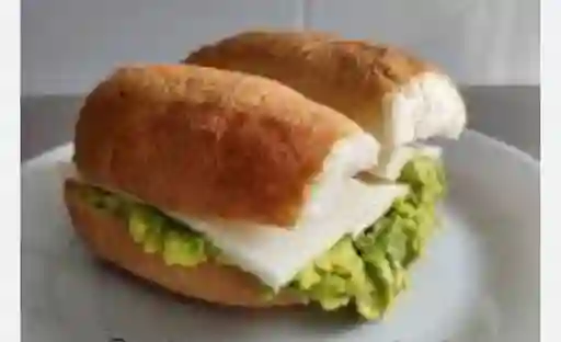 Pan con Palta Queso