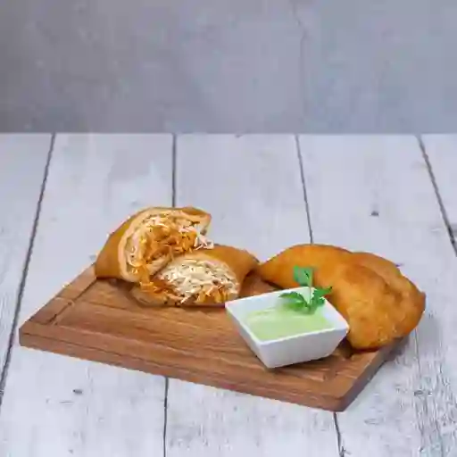Empanada de Pollo Queso