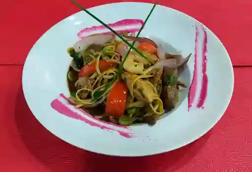 Tallarín Saltado de Carne