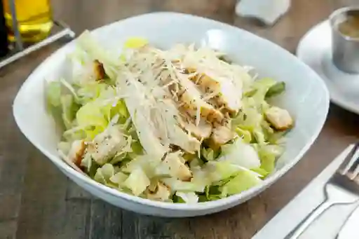 Ensalada Caesar con Pollo