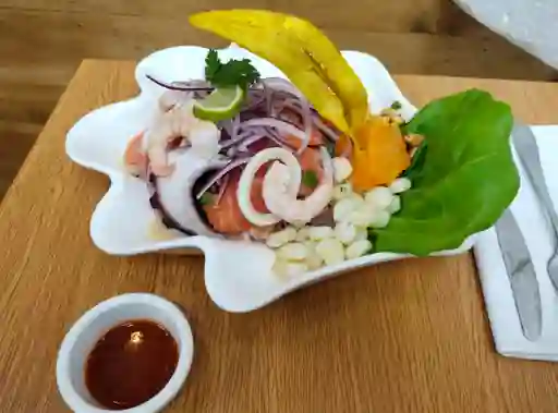 Ceviche Mixto Salmón