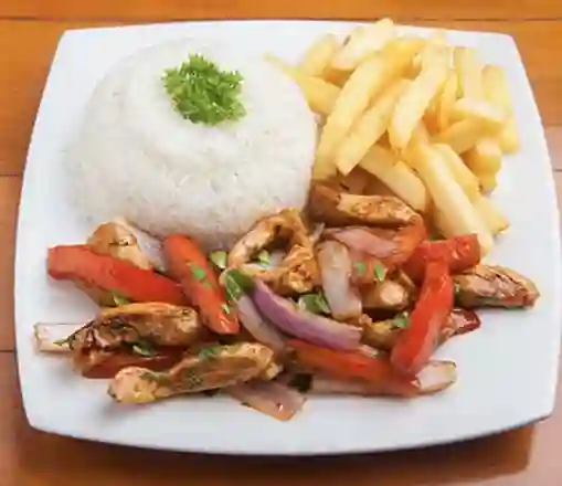 Pollo Saltado