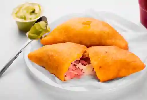 Empanada de Jamón y Queso