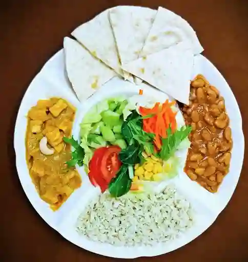 Shahi Curry + Dal, Ensalada y Arroz