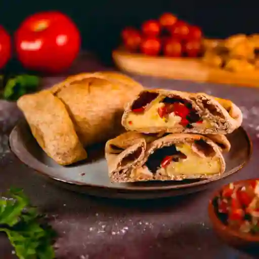 Empanada de Queso Tomate y Aceitunas