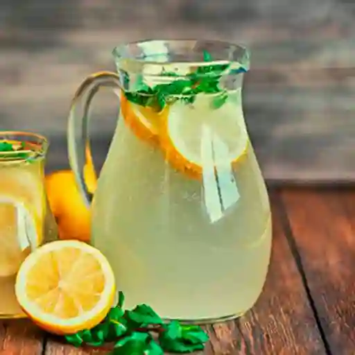 Limonada con Jengibre y Menta 16 Oz