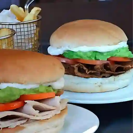 Combo 2 Sándwiches + 2 Papas Fritas