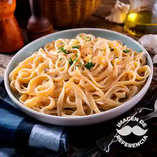 Fettuccine Salsa Alfredo