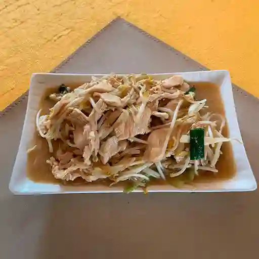 Chapsui Diente de Dragón con Pollo