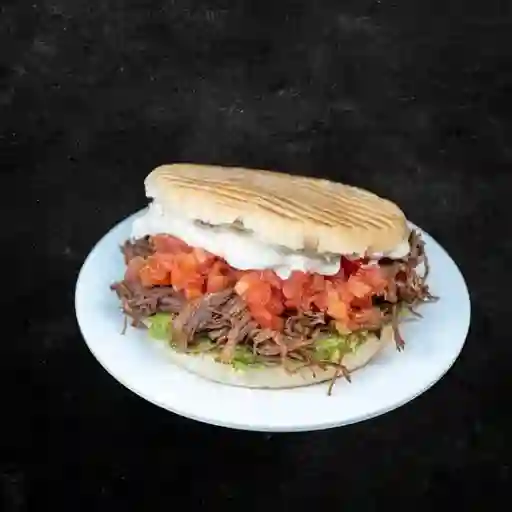 Sándwich Carne Mechada Italiana Chica