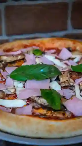 Pizza Funghi Prosciutto