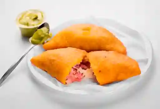 Empanada Plátano y Queso Blanco