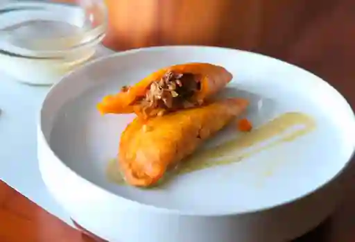 Empanada Domino