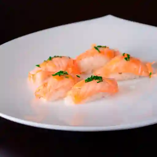 Nigiri de Salmón Flameado