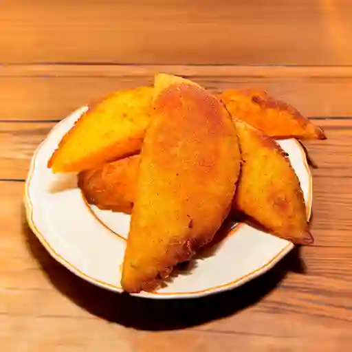 Empanada de Maíz Tocino y Queso