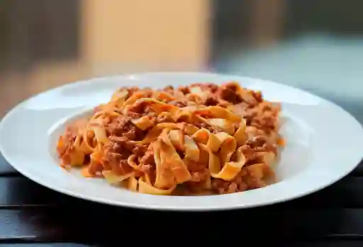 Fetuccini a la Boloñesa